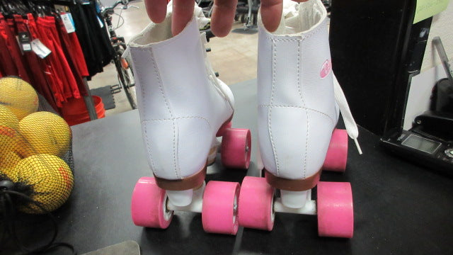 Load image into Gallery viewer, Used Chicago Size 1 Roller Skates
