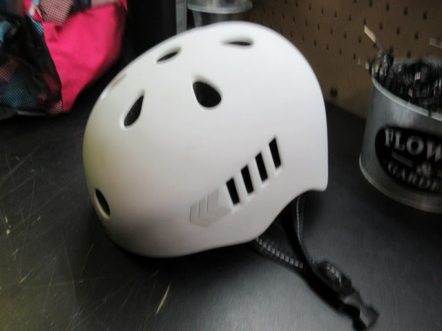 Load image into Gallery viewer, Used Kamugo Adjustable Multi-Sport Helmet - Size Small
