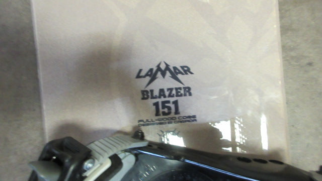 Load image into Gallery viewer, Used Lamar Blazer 151cm  Snowboard W/ Bindings
