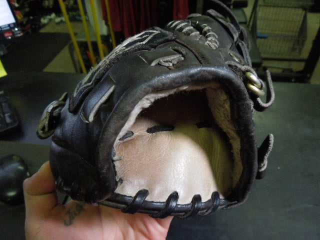 Load image into Gallery viewer, Used Louisville Slugger TPX Pro P1250 Horween Leather 12.5"  RHT Baseball Glove
