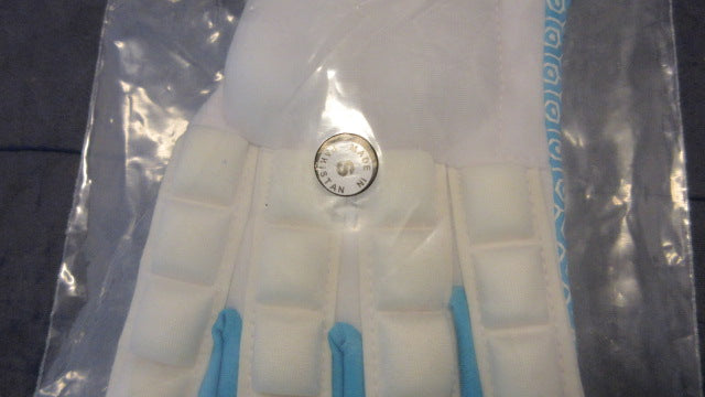 Load image into Gallery viewer, FHS Swift Field Hockey Gloves Adult Size Small - Like New
