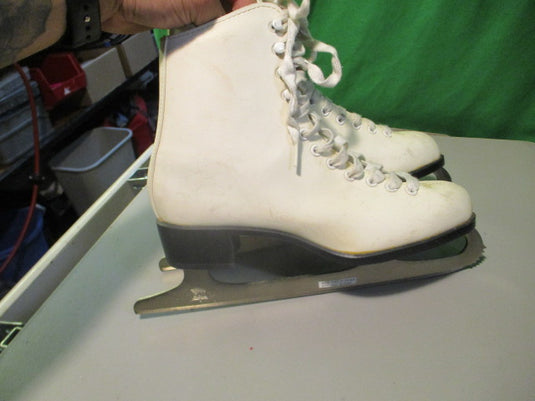 Used SLM Size 7 White Figure Skates (Need Insoles)