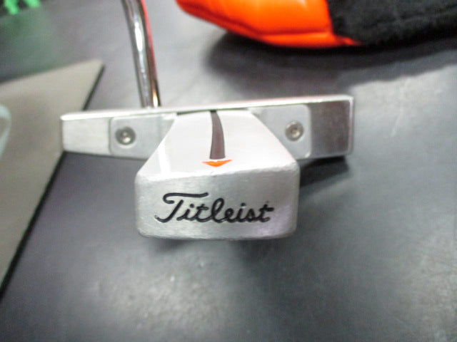 Load image into Gallery viewer, Used Titleist Scotty Cameron Detour 35&quot; RH Putter With Head Cover
