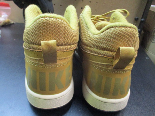Load image into Gallery viewer, Used Nike Court Mid Sneakers Size 6
