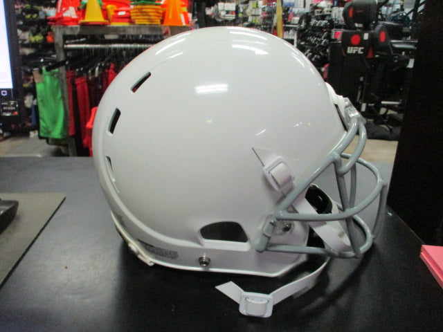 Load image into Gallery viewer, Used Xenith X2E+ Youth Large White Football Helmet 2023 (Jaw Pads Not Incl)
