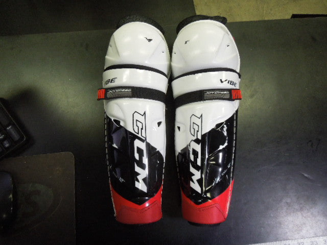 Load image into Gallery viewer, Used CCM Jetspead Vibe 30cm 12" Jr Shinguards
