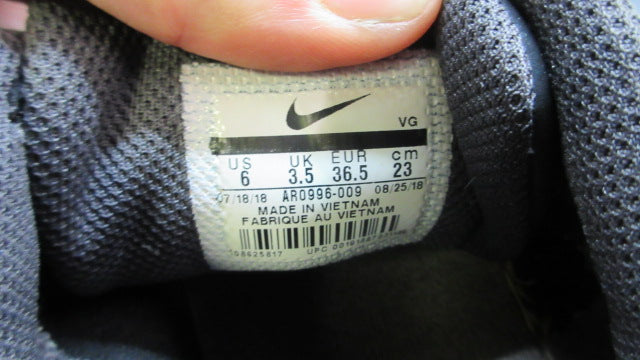 Load image into Gallery viewer, Used Nike Hyperdiamond 4 Keystone Softball Cleats - Size 6
