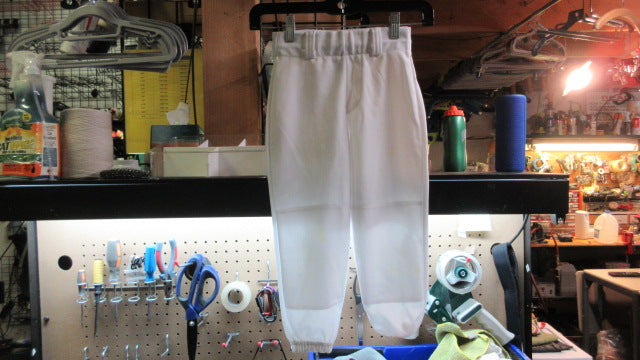 Load image into Gallery viewer, Used Easton Pull Up Knicker Baseball Pants - Size Youth Small
