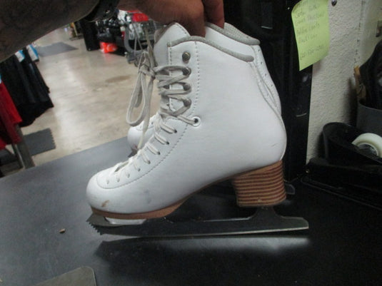Used Jackson Mirage Size 2 Figure Skates