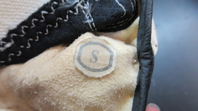 Load image into Gallery viewer, Used Marucci Code Adult Batting Gloves - Size Small
