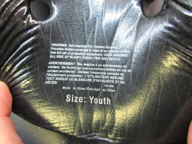 Load image into Gallery viewer, Used Century Sparring Gloves - Size Small
