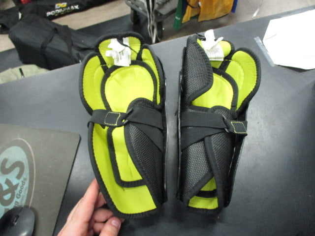 Load image into Gallery viewer, Used Pure Hockey 9&quot; Shin Guards

