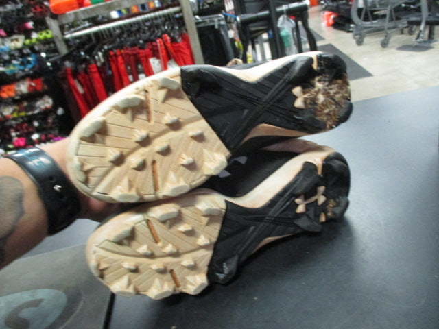 Load image into Gallery viewer, Used Under Armour Size Youth 2 Cleats
