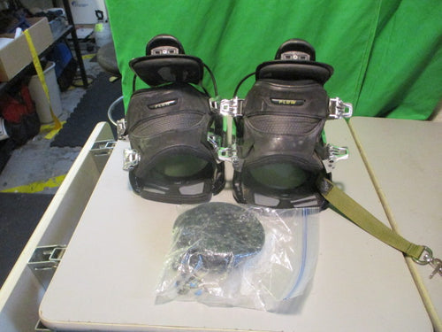 Used Flow Pro- FS Snowboard Bindings (Hardwear Behind Counter)