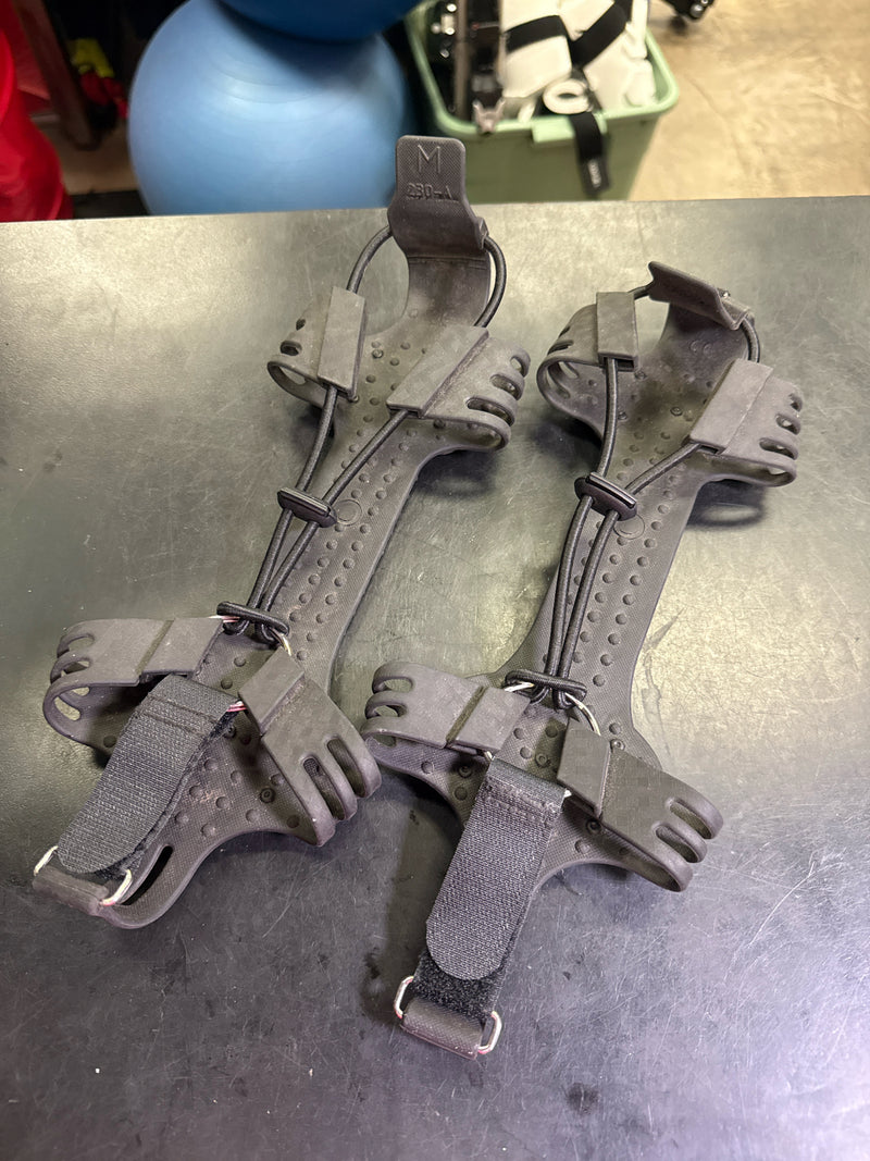 Load image into Gallery viewer, Used Ice Traction Slip On Overwear
