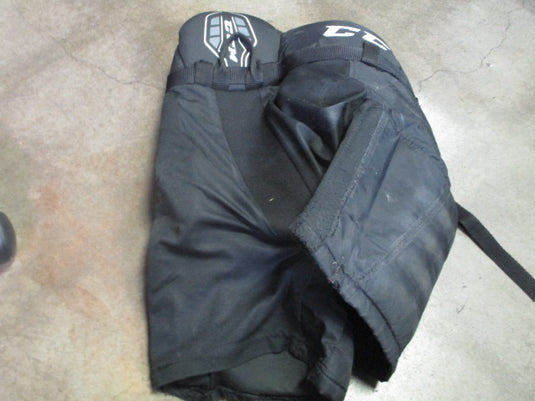 Used CCM QLT 230 Hockey Breezers Size Youth Medium