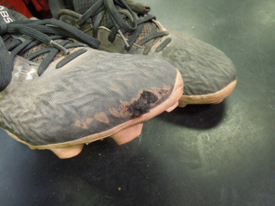 Heavy Use Under Armour BSBL Molded Cleats Size 7