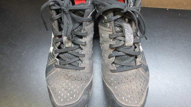 Load image into Gallery viewer, Used Under Armour Leadoff Baseball Cleats - Size 8
