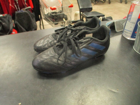Used Adidas Soccer Cleat Size 5