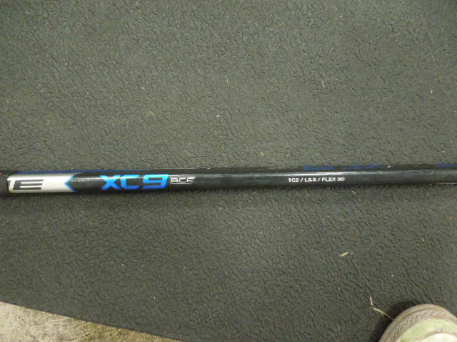 Load image into Gallery viewer, Used True XC9 ACF Right Hand Hockey Stick 30 Flex

