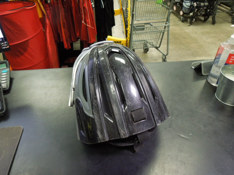 Load image into Gallery viewer, Used All-Star System 7  MVP2500 Catcher's Helmet Size Scratched
