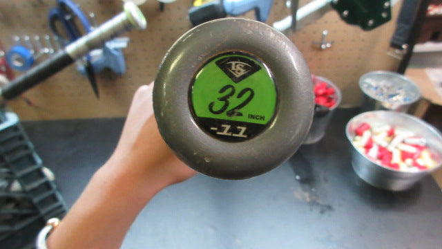Load image into Gallery viewer, Used Louisville Slugger Solo 32" -11 USA Alloy Baseball Bat
