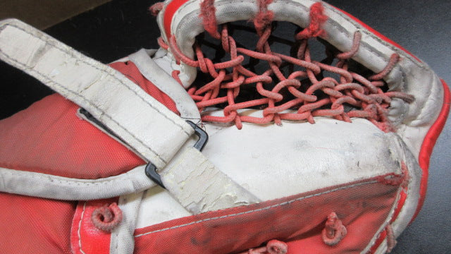 Load image into Gallery viewer, Used CCM Extreme Flex 400 Goalie Catch Glove - Intermediate
