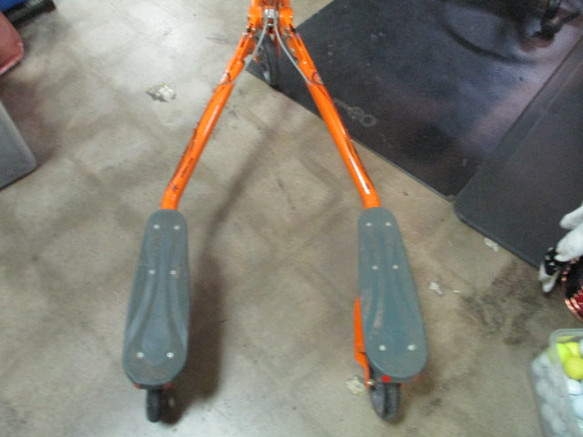 Load image into Gallery viewer, Used T67 CS TRIKKE 3 Wheeled Scooter
