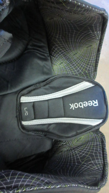 Load image into Gallery viewer, Used Reebok 9K Hockey Breezers - Size Large
