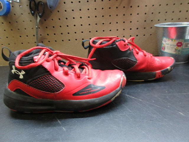 Load image into Gallery viewer, Used Under Armour Lockdown 5 Basketball Shoes - Size Youth 2.5
