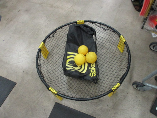 Used Spike Ball Yard Game With Carrying Bag 3- Balls
