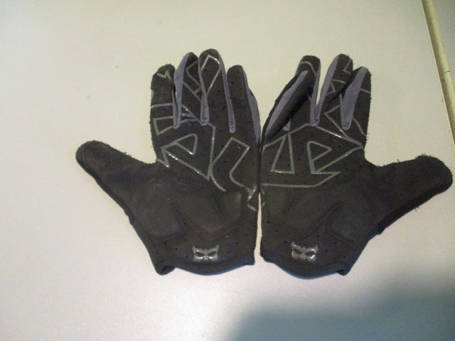 Load image into Gallery viewer, Used Kali Bicylce Gloves Size Medium
