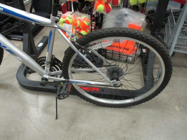 Load image into Gallery viewer, Used Huffy Highland 26" 21 Speed Mountain Bike Back Wheel Is Bent
