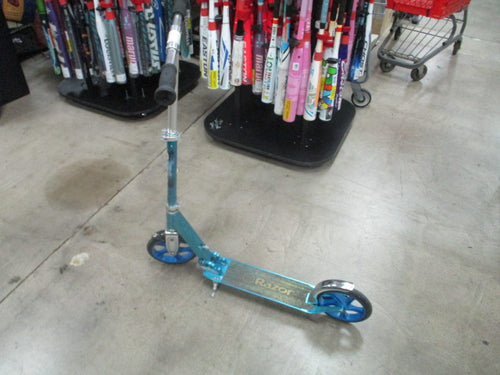 Used Razor Big Wheel W/ Kick Stand
