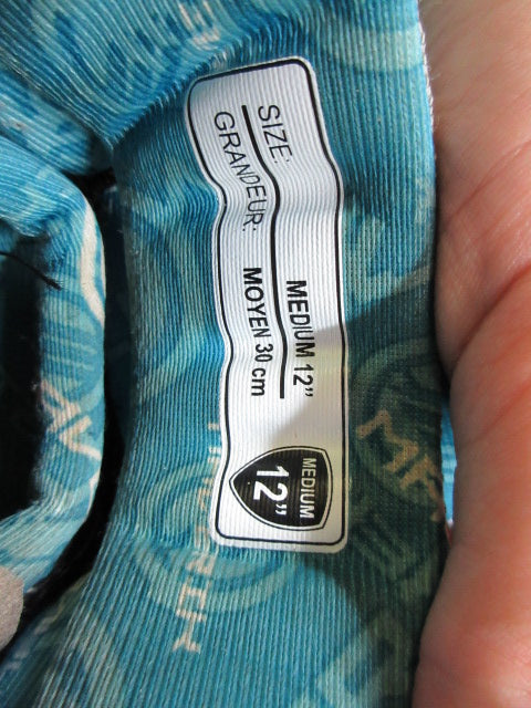 Load image into Gallery viewer, Used Maverick Charger Lacrosse Gloves - Size Medium
