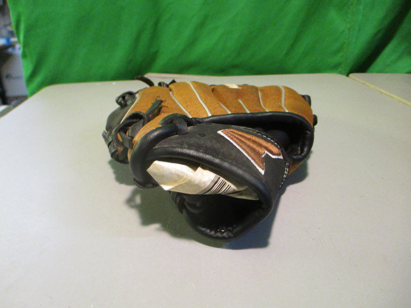 Load image into Gallery viewer, Used Easton Professional Youth 10&quot; Glove - RHT
