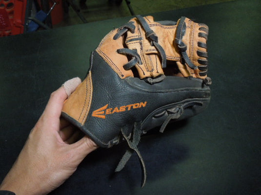 Used Easton Future Legend 11" Youth Pro Model FL1100BKTN RHT Infield Glove