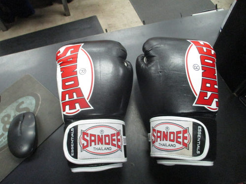Used Sandee Thailand Esentials 16oz Gloves
