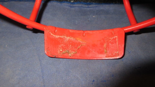 Load image into Gallery viewer, Used Champro Softball Fielder&#39;s Mask Size Youth - no chin foam
