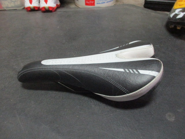 Load image into Gallery viewer, Used Bontrager Race Lux Bike Saddle
