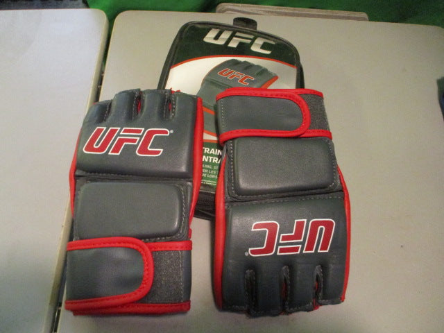 Load image into Gallery viewer, UFC MMA Training Gloves Boxing Gloves Size S/M(has Major Wear)
