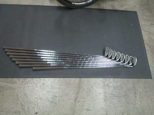 Used Tour Hawk Reflex Inc Iron Set 3-9, PW - RH