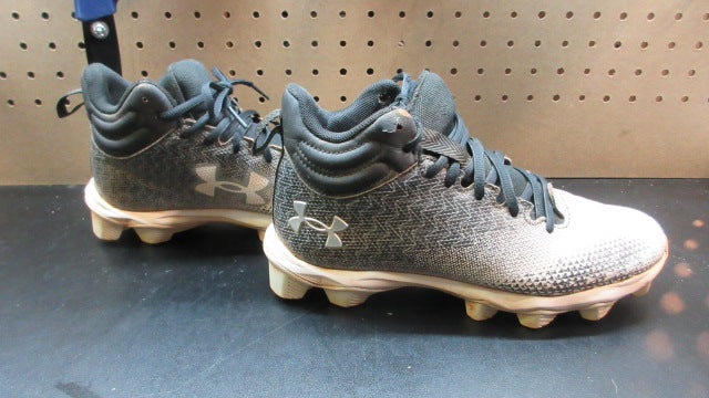 Load image into Gallery viewer, Used Under Armour Football Cleats - Size Youth 5
