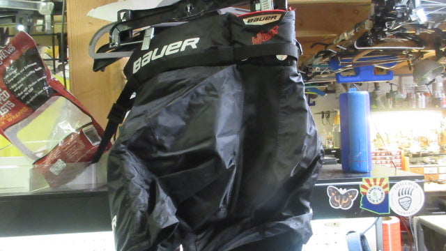 Load image into Gallery viewer, Used Bauer LIL Sport Hockey Breezers - Youth Medium
