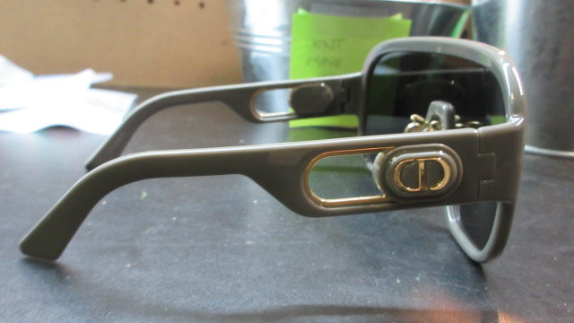Load image into Gallery viewer, Used Dior Bobby Sport M1U Sunglasses
