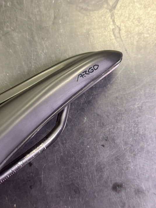Used Fi'zi:k Vento Argo R3 Short Nose Carbon Rail Cycling Saddle 75 x 140mm