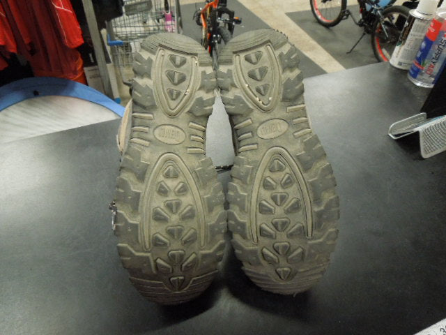 Load image into Gallery viewer, Used Denali Hiking Boots Size 9.5

