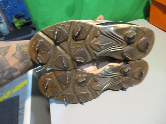 Used Mizuno 9 Spike Size 8 Metal Cleats