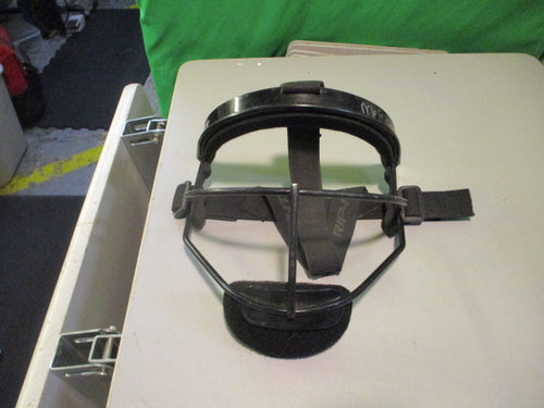 Used Rip-It Youth Softball Fielders Mask