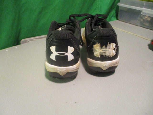 Load image into Gallery viewer, Used Under Armour Size 2y Cleats
